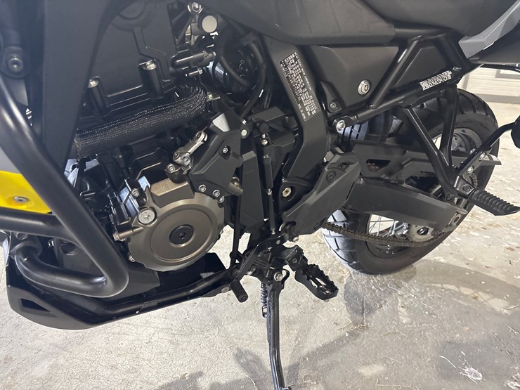 #23988-•-2023-suzuki-dl800de-image-5