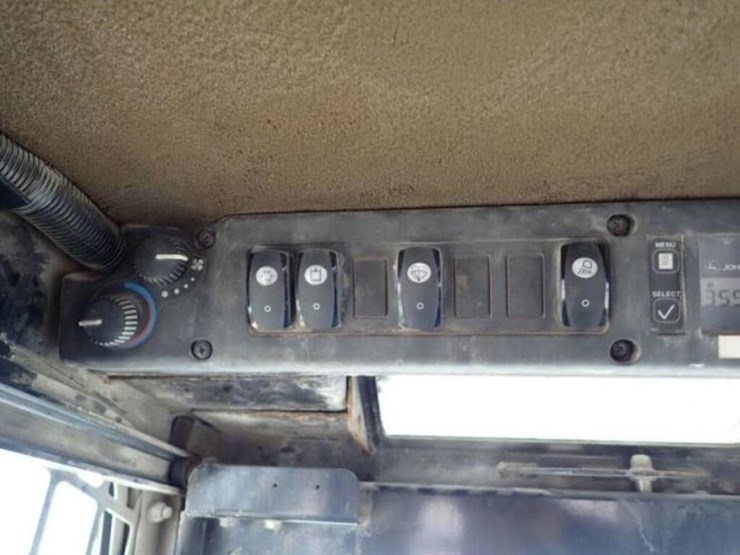 2008-john-deere-328-image-11
