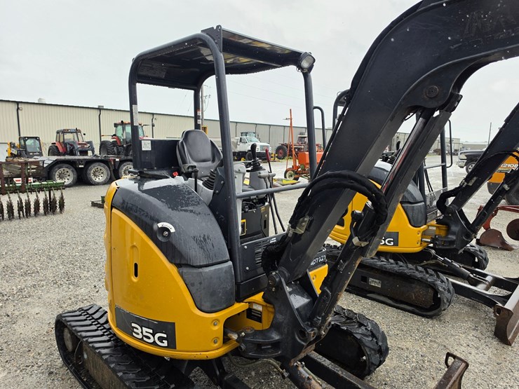 2020-deere-35g-image-20