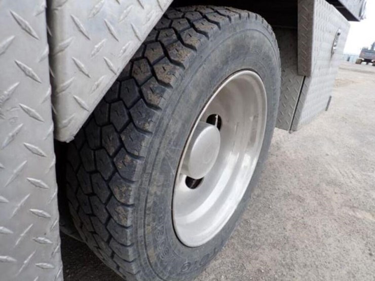 2000-ford-f550-xl-image-37