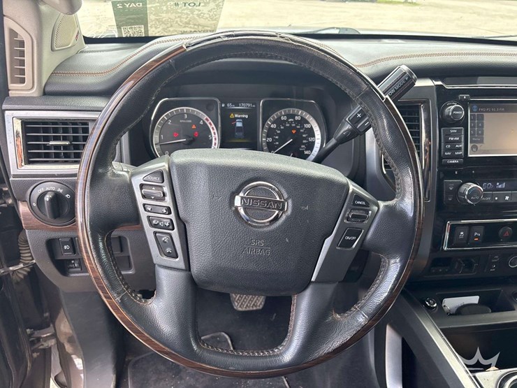 2016-nissan-titan-image-11