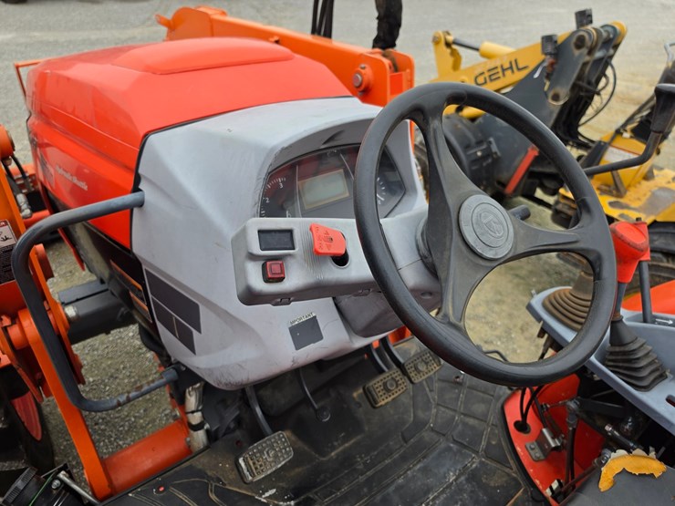 2017-kubota-m5-091-image-13
