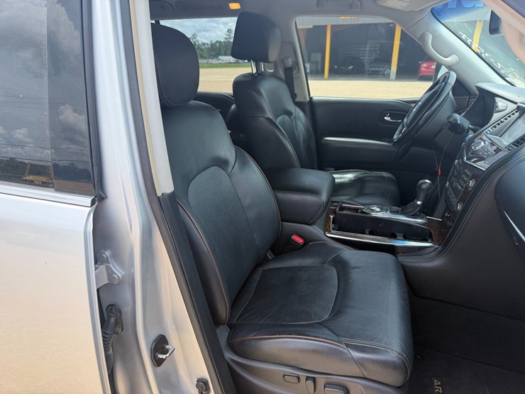 2017-nissan-armada-image-10