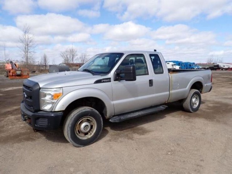 2013-ford-f250-xl-image-1