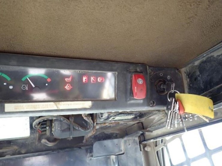 2008-john-deere-328-image-12
