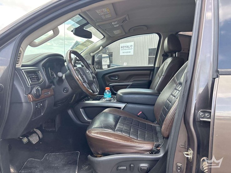 2016-nissan-titan-image-10