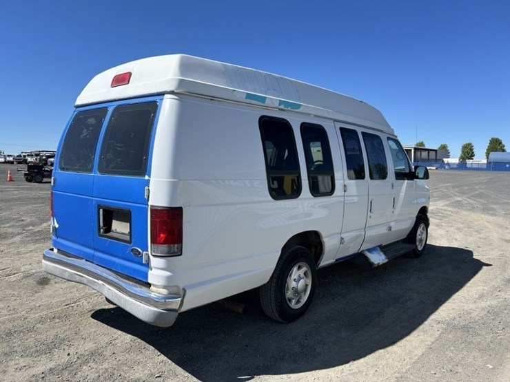 2002-ford-e250-image-5