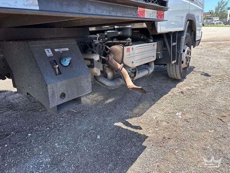 2015-mitsubishi-fuso-fec72w-image-22