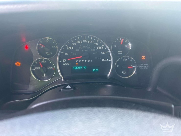 2017-chevrolet-express-2500-image-12