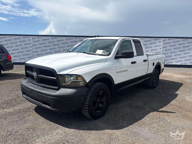 2012-ram-1500-tradesman-image-1