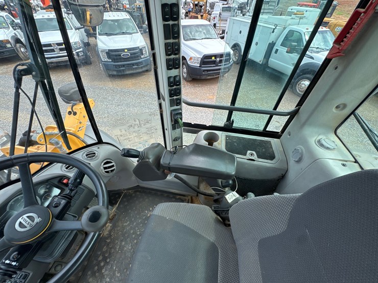 2019-volvo-l70h-image-13