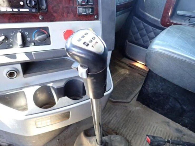 2018-freightliner-coronado-122-image-20