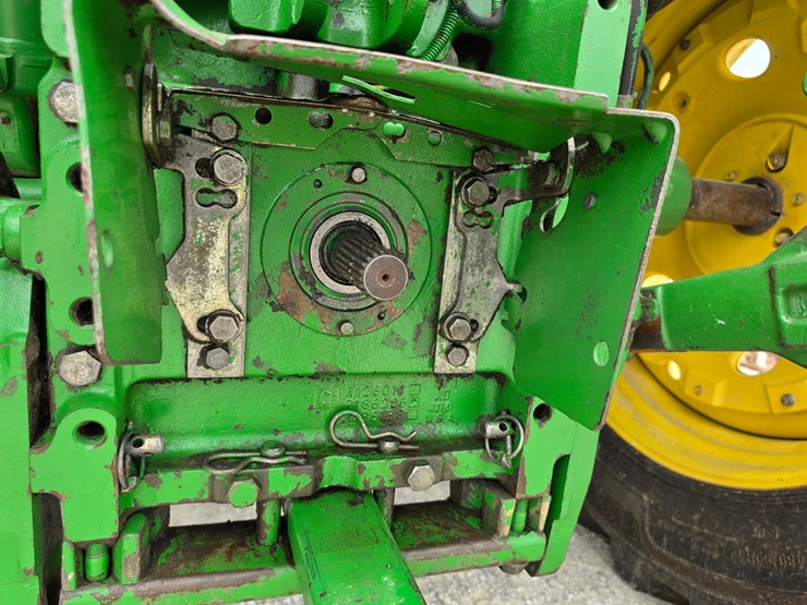 2003-john-deere-7520-image-16