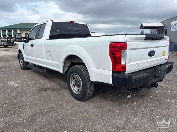 2019-ford-f350-image-4