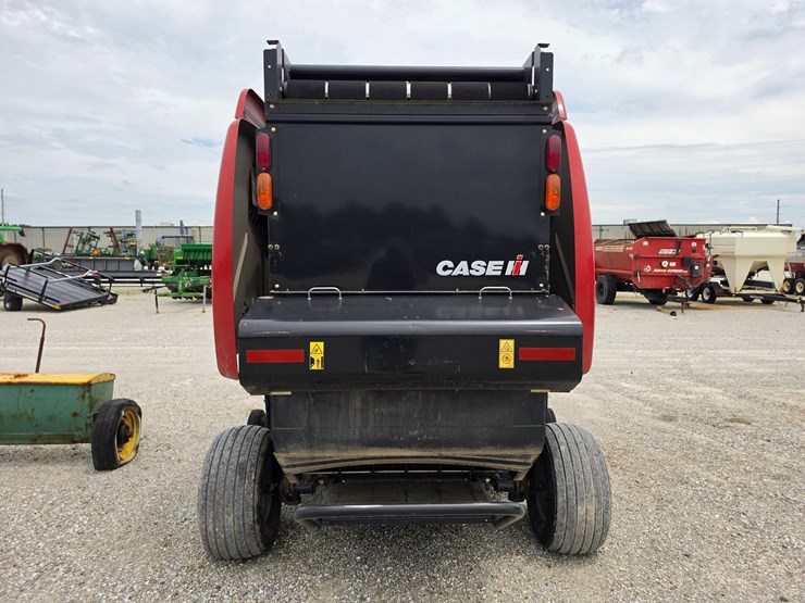 2014-case-ih-rb465-image-9