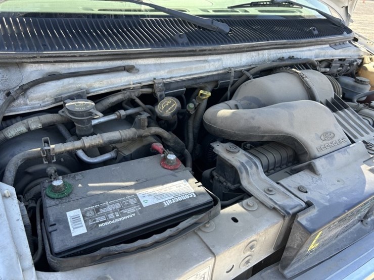 2002-ford-e250-image-33