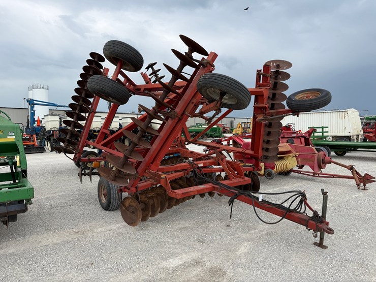 case-ih-3950-image-1