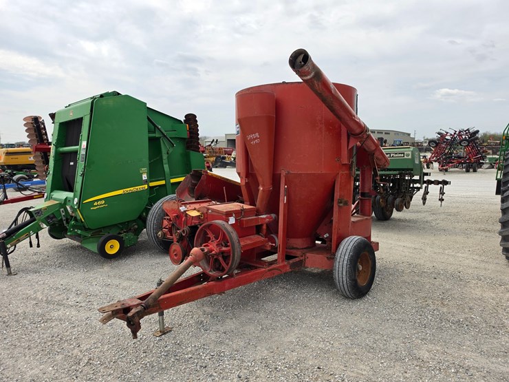massey-ferguson-15-image-10