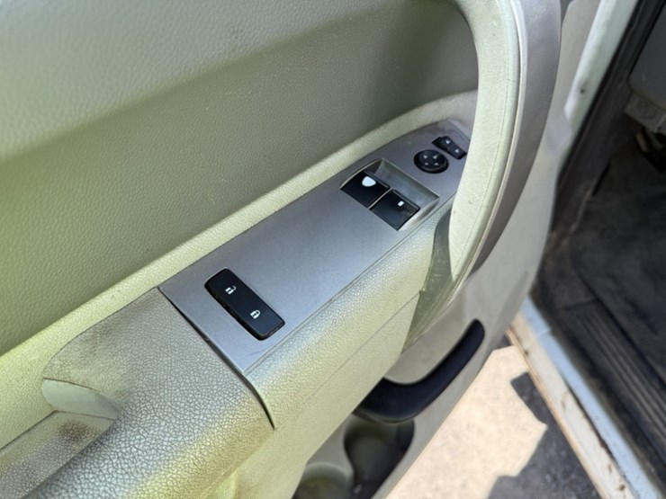 2011-gmc-sierra-2500-image-23