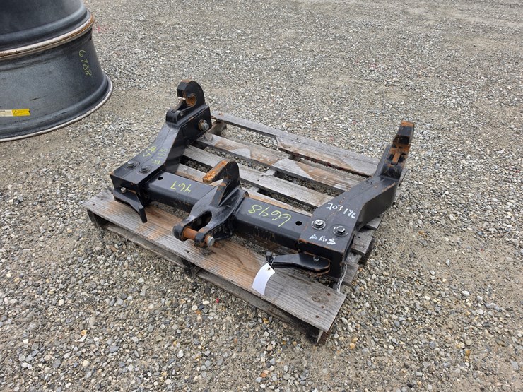 #207196-•-used-quick-hitch---black-image-2