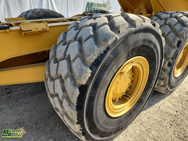 2017-caterpillar-730-image-26