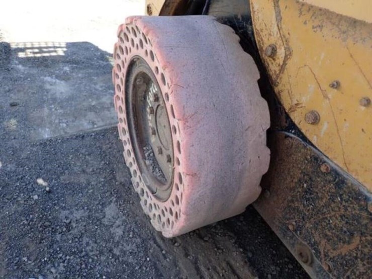 2006-caterpillar-216b-image-30