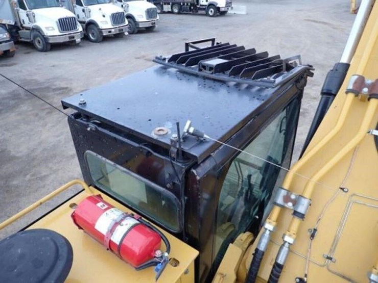 2015-caterpillar-349fl-image-68
