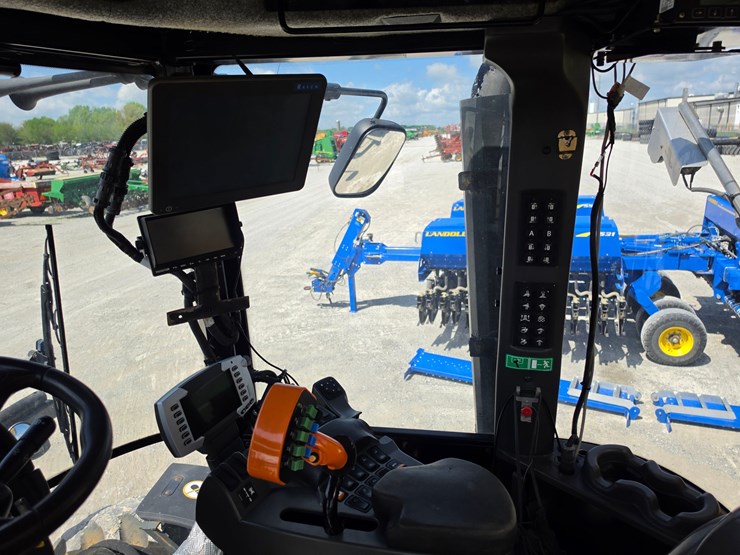#205941-•-2014-agco-rg1300-spreader-image-8