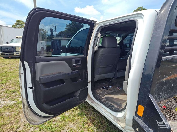 2019-chevrolet-silverado-3500-image-35