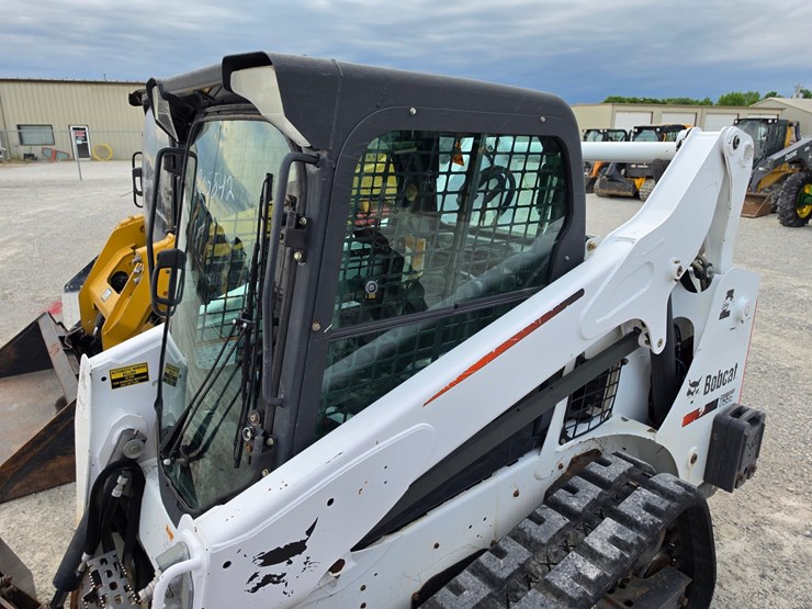 2016-bobcat-t595-image-23