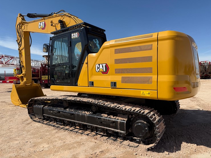 2023-caterpillar-330-image-12