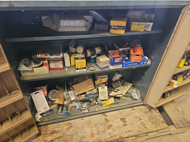 wall-cabinet-with-contents,-image-4