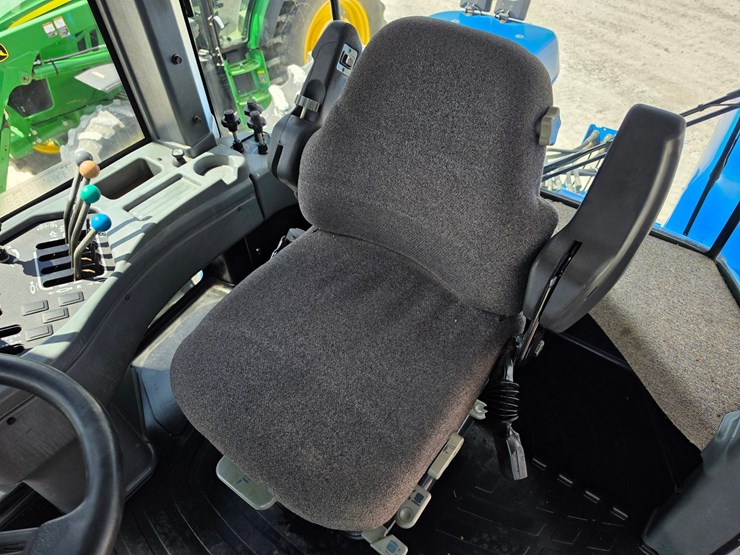 2000-new-holland-9384-image-17