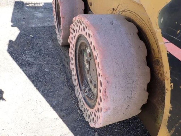 2006-caterpillar-216b-image-39