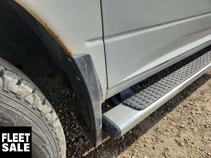 2014-dodge-1500-image-36