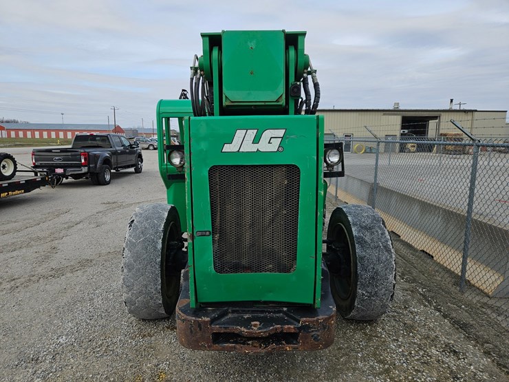 2016-jlg-8042-image-14