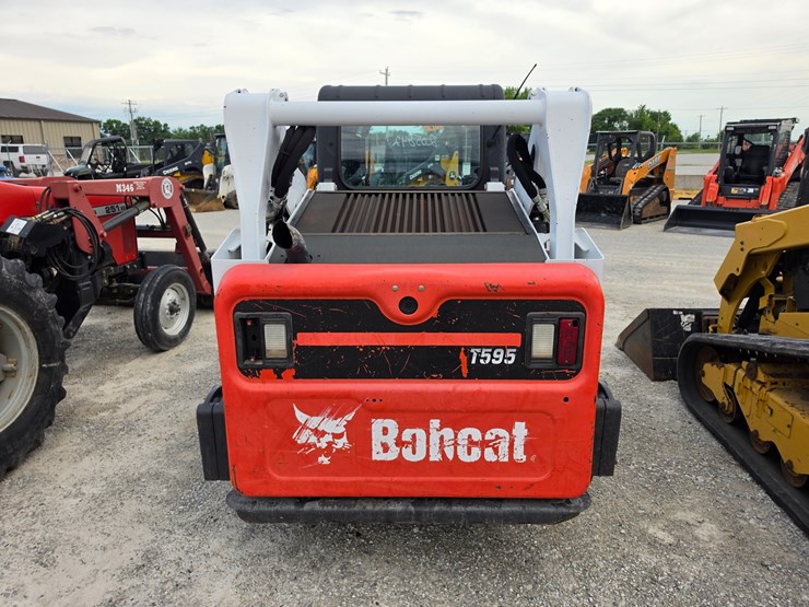 2016-bobcat-t595-image-18