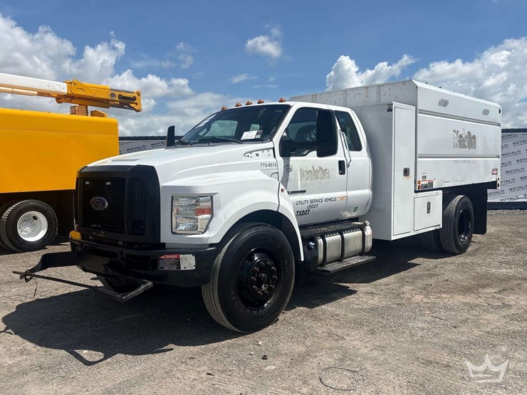 2016-ford-f750-image-1