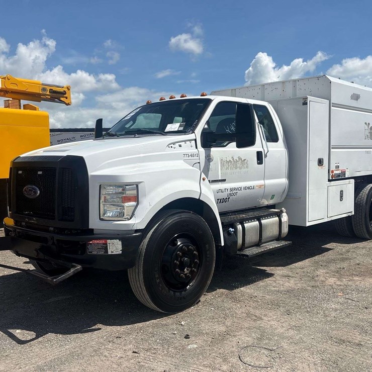 2016 FORD F750