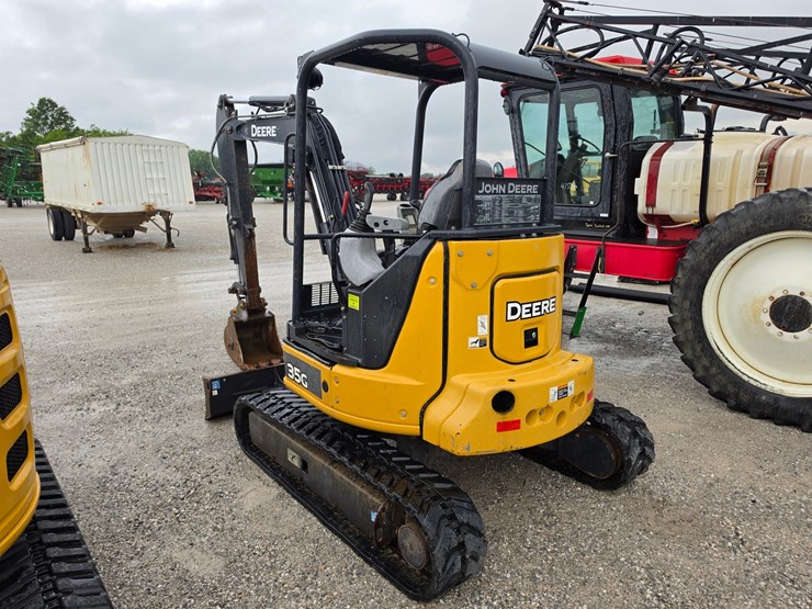 2020-deere-35g-image-13
