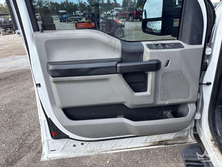 2019-ford-f350-image-11