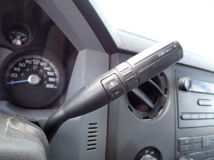 2013-ford-f250-xl-image-15