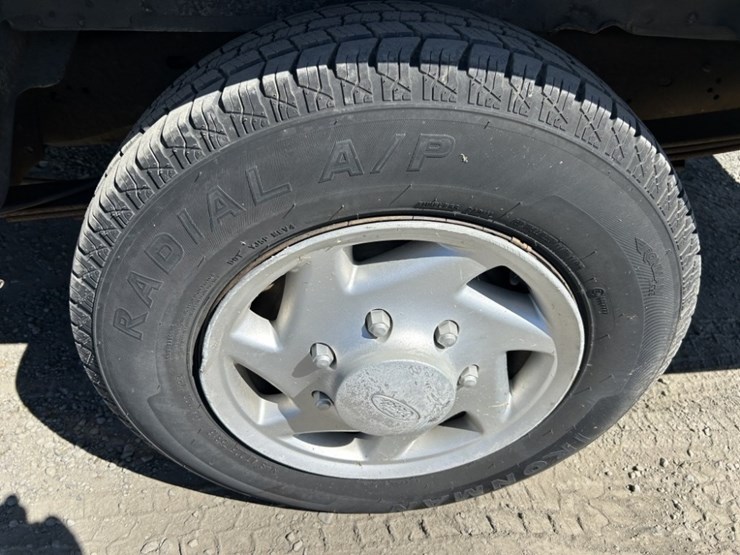 2002-ford-e250-image-11