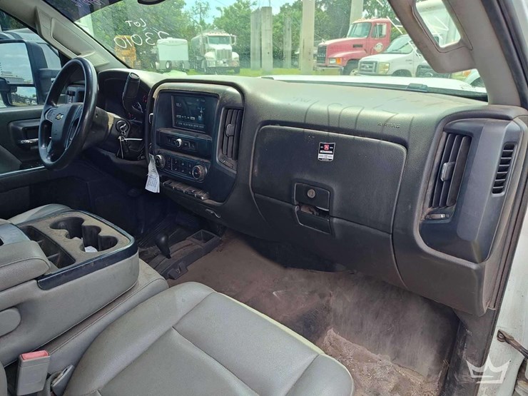 2019-chevrolet-silverado-3500-image-46