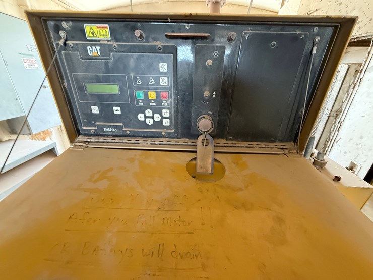 2012-caterpillar-c15-image-31