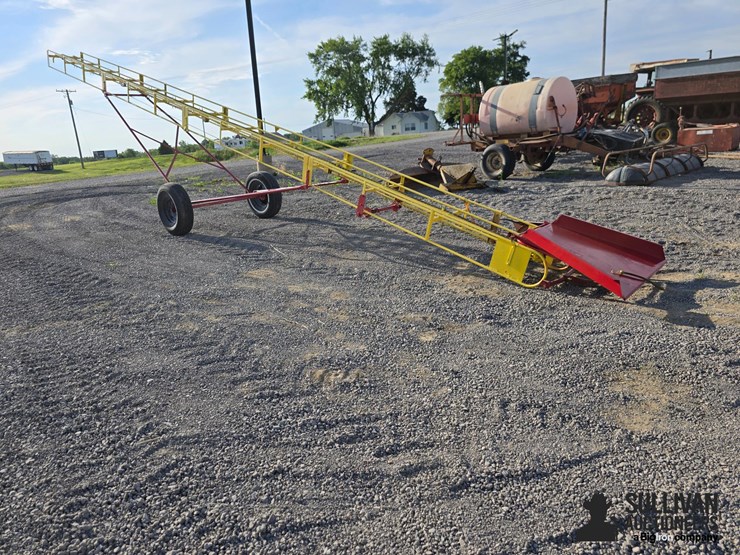 new-holland-132-image-3