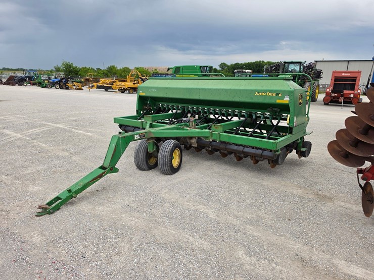2002-john-deere-1590-image-1
