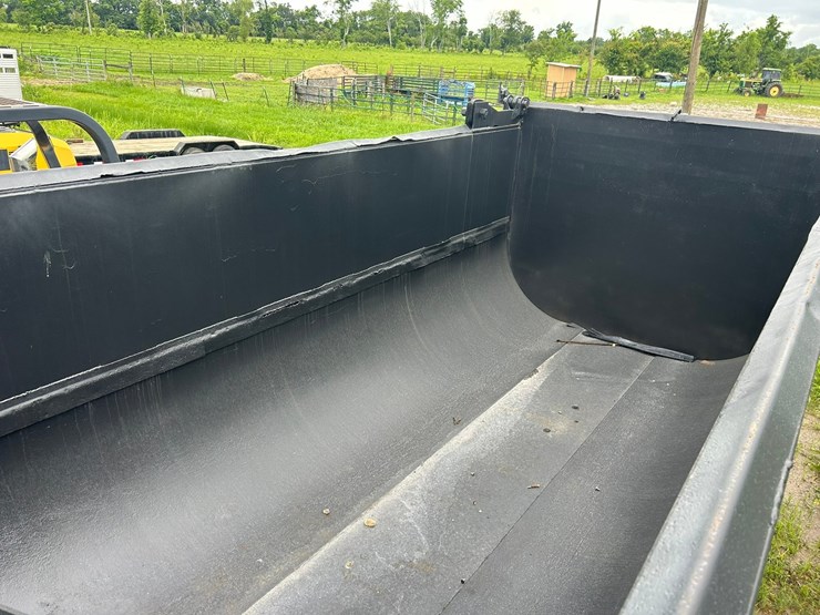 2019-mack-granite-104fr-image-16