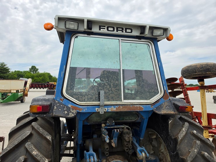 1990-ford-8630-image-17