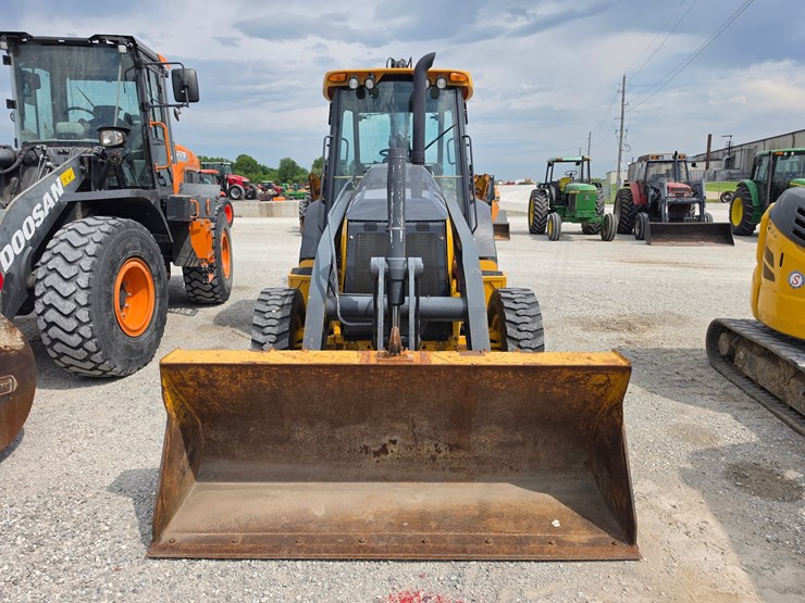 2016-deere-310sl-hl-image-2